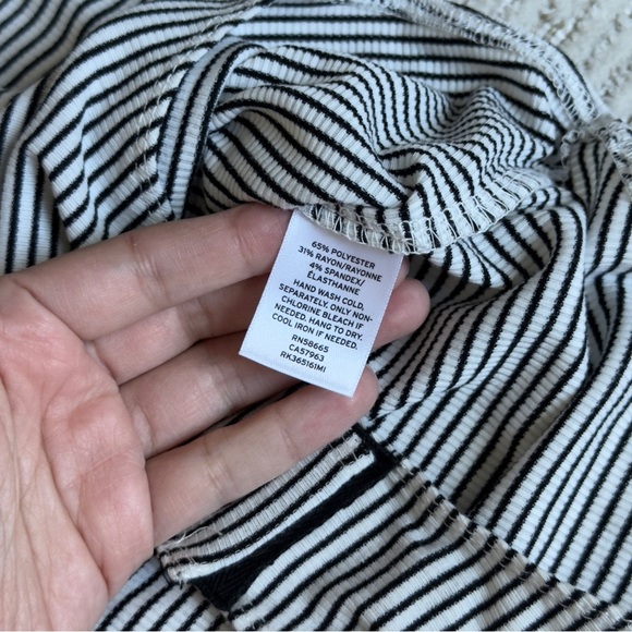 Abound Black and White Striped V-Neck Top Women's Bodysuit Small - Picture 3 of 6